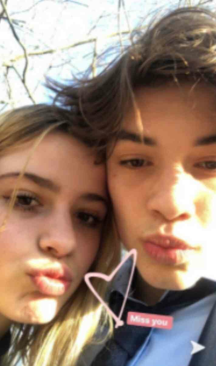 Louis Partridge and Lulu Everly